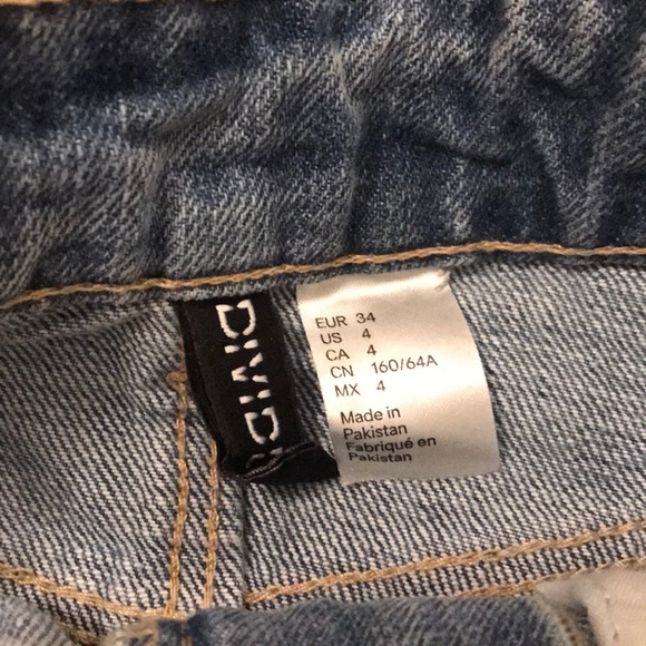 DIVIDED Jean shorts size 4 - Picture 3 of 3